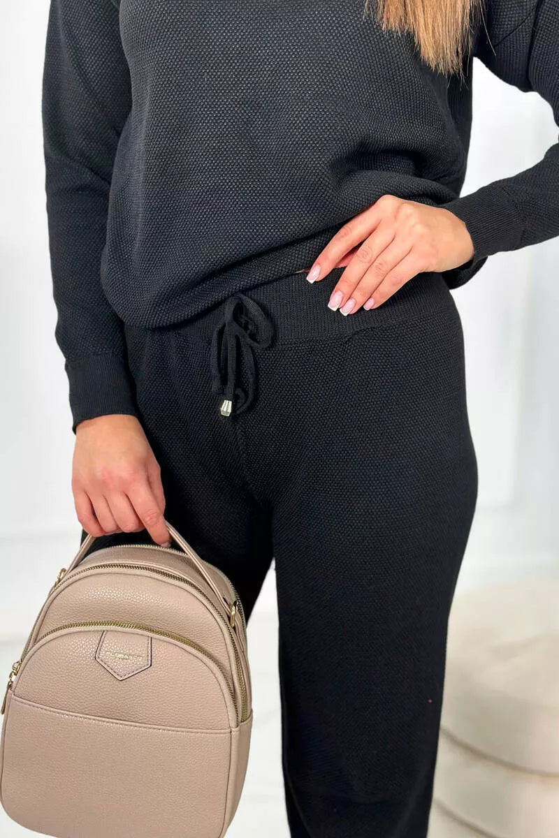 Women's black Lora set.