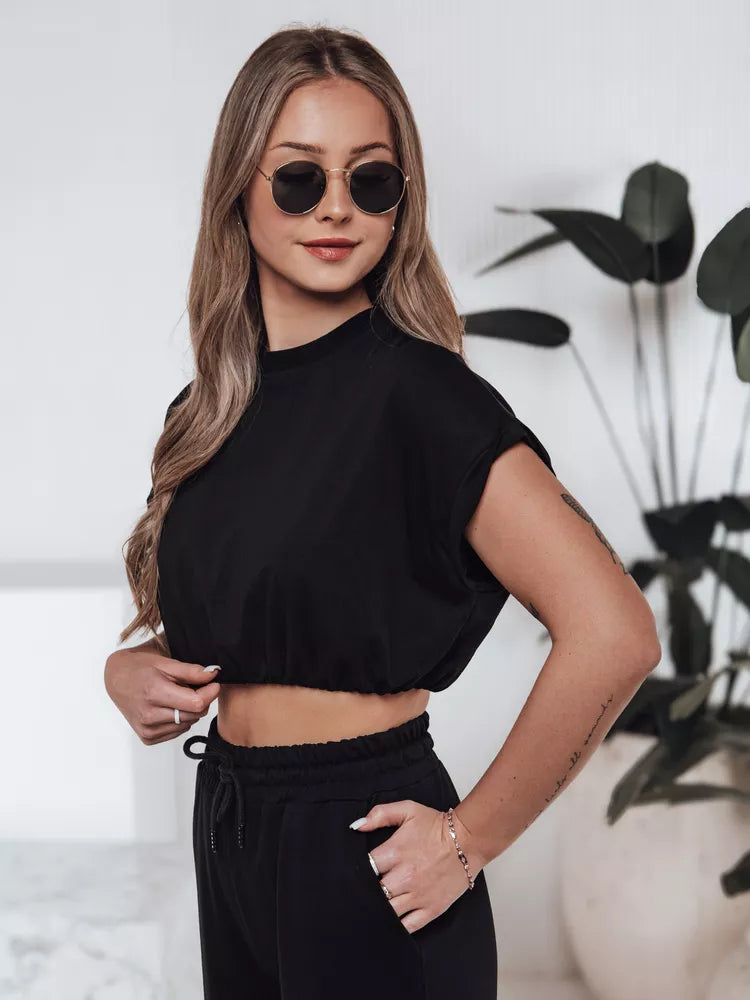 Women's black Sori set.