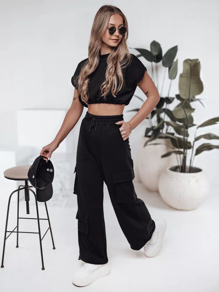 Women's black Sori set.