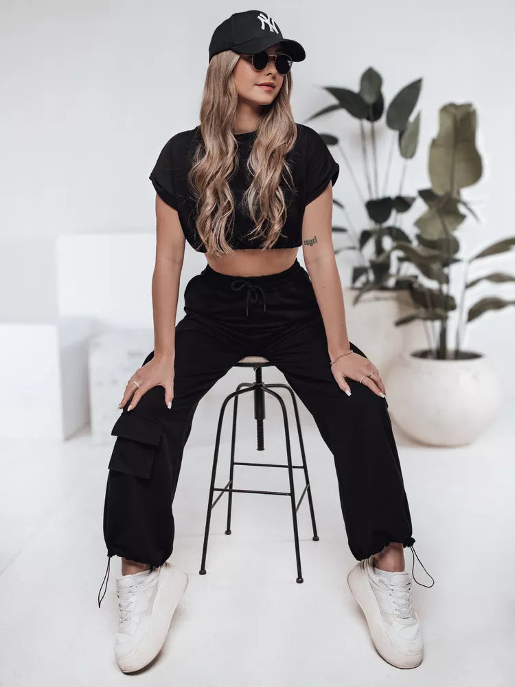 Women's black Sori set.