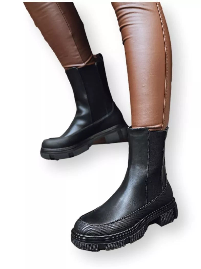 Women's black boots Frost