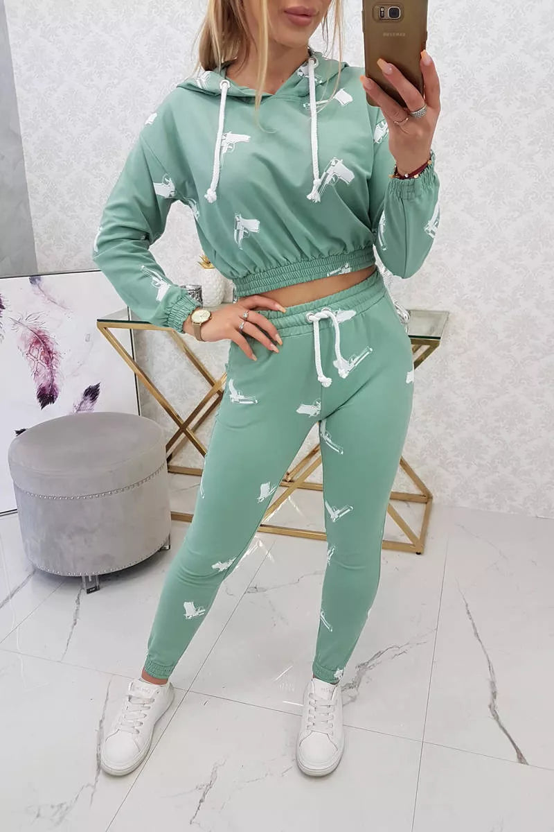 Women's mint-colored Nervous set.