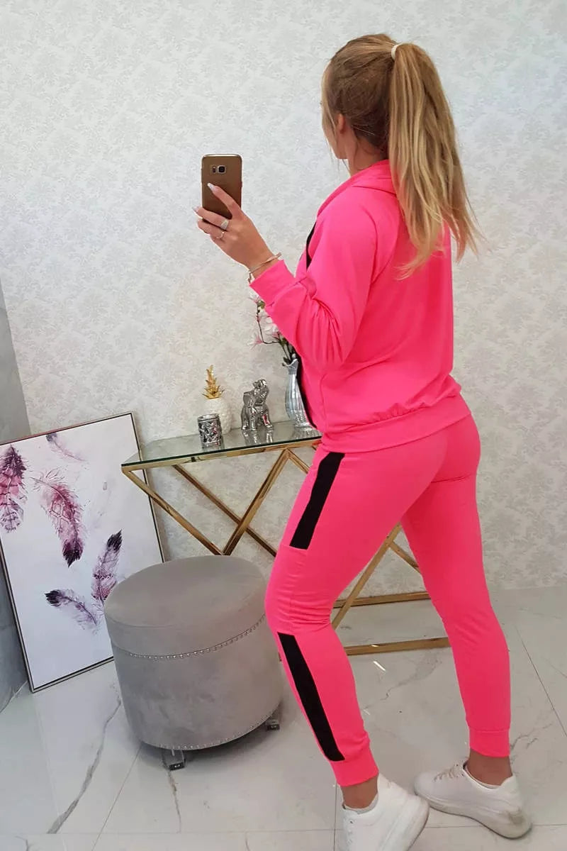 Women's bright pink Twise set.