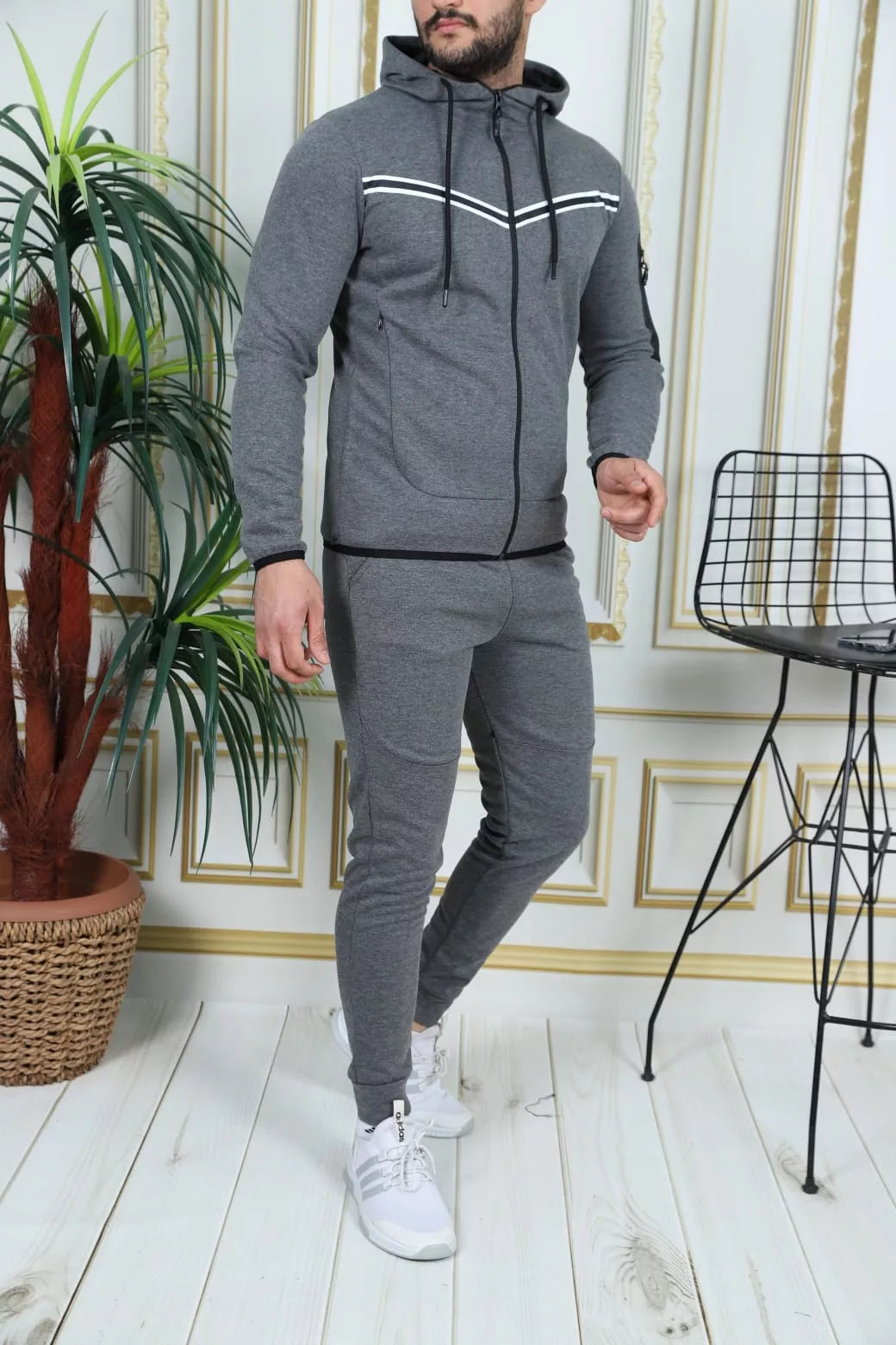 Dark gray Okar sports set.