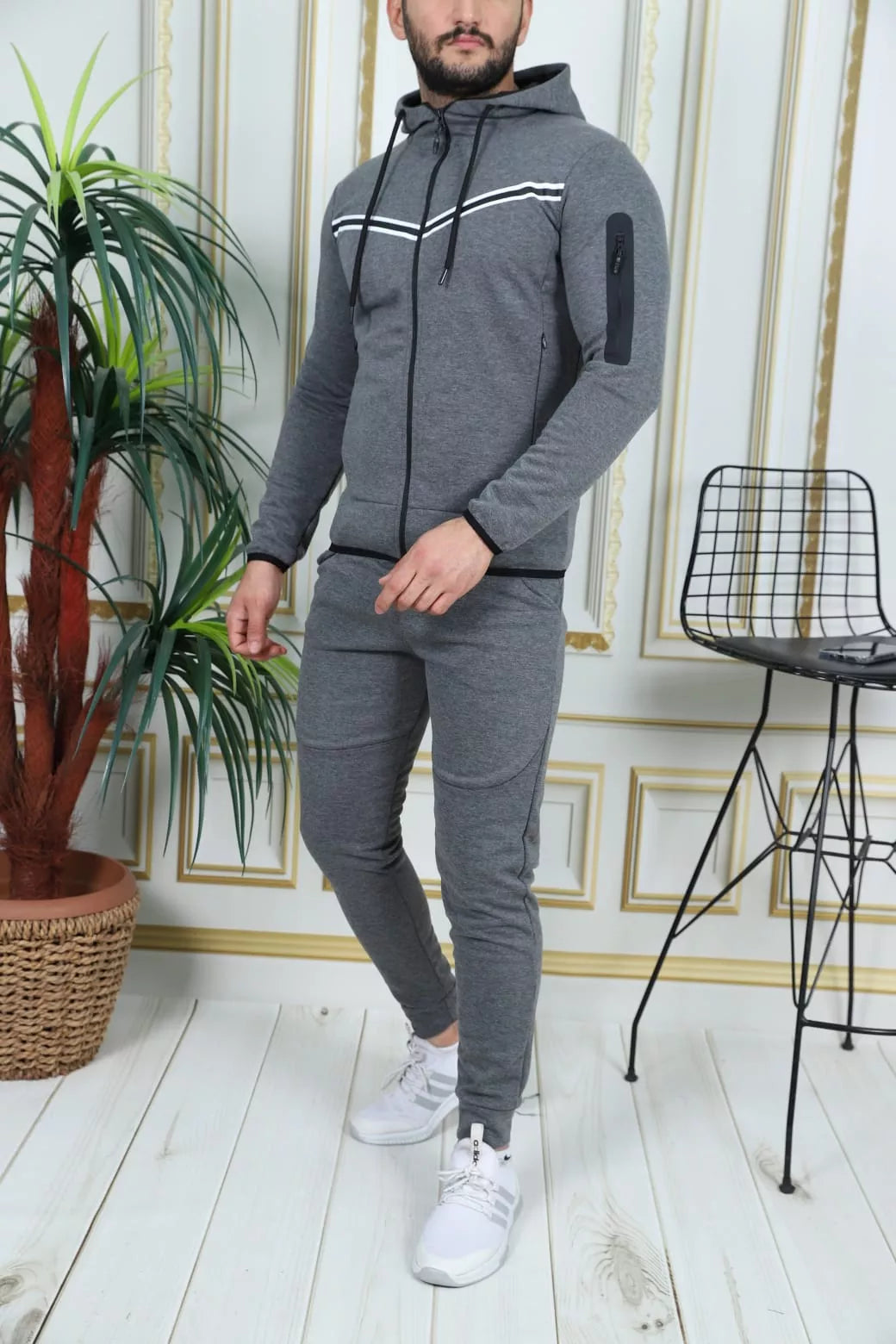 Dark gray Okar sports set.