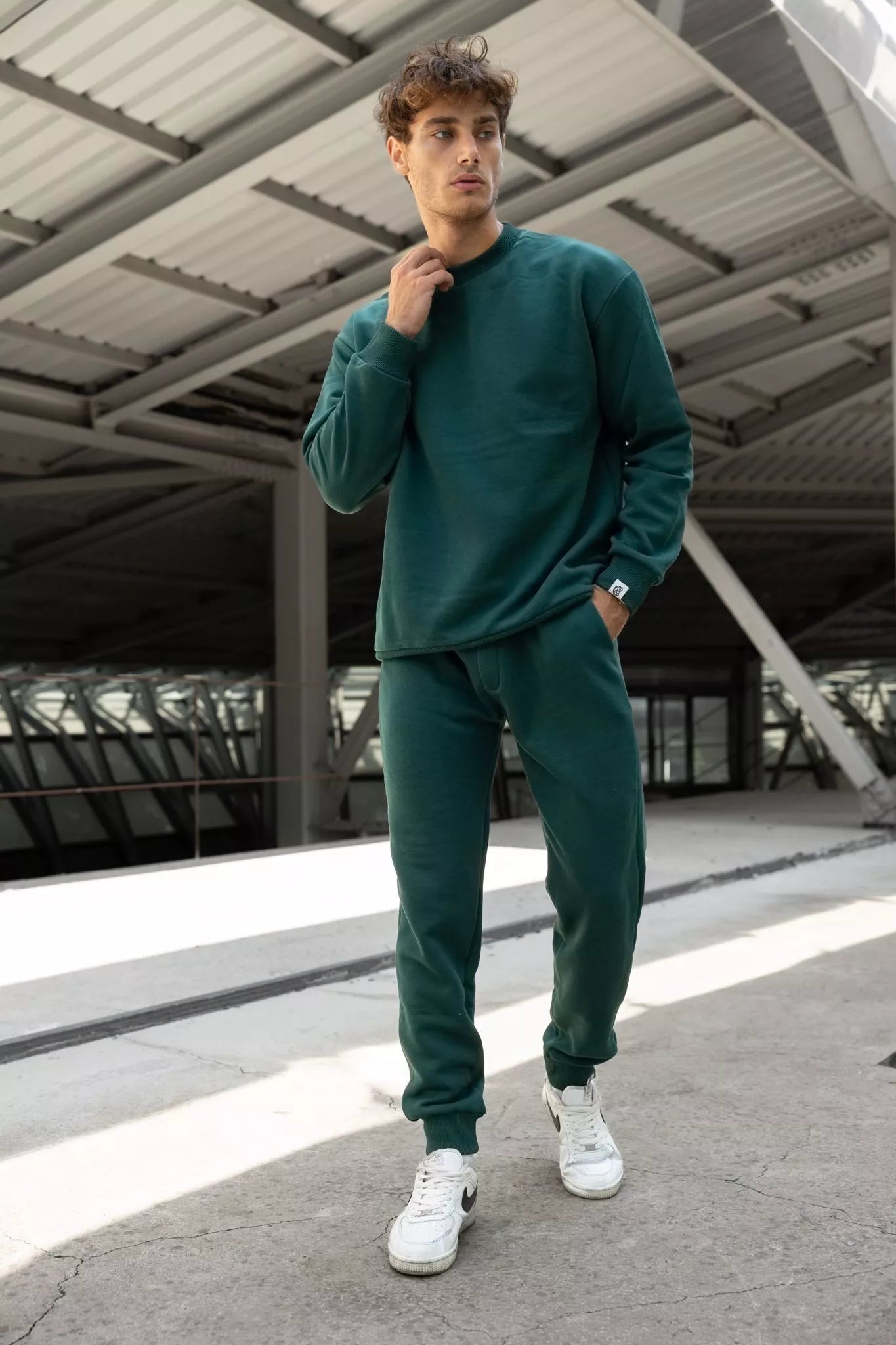 Dark green men's suit Lipo