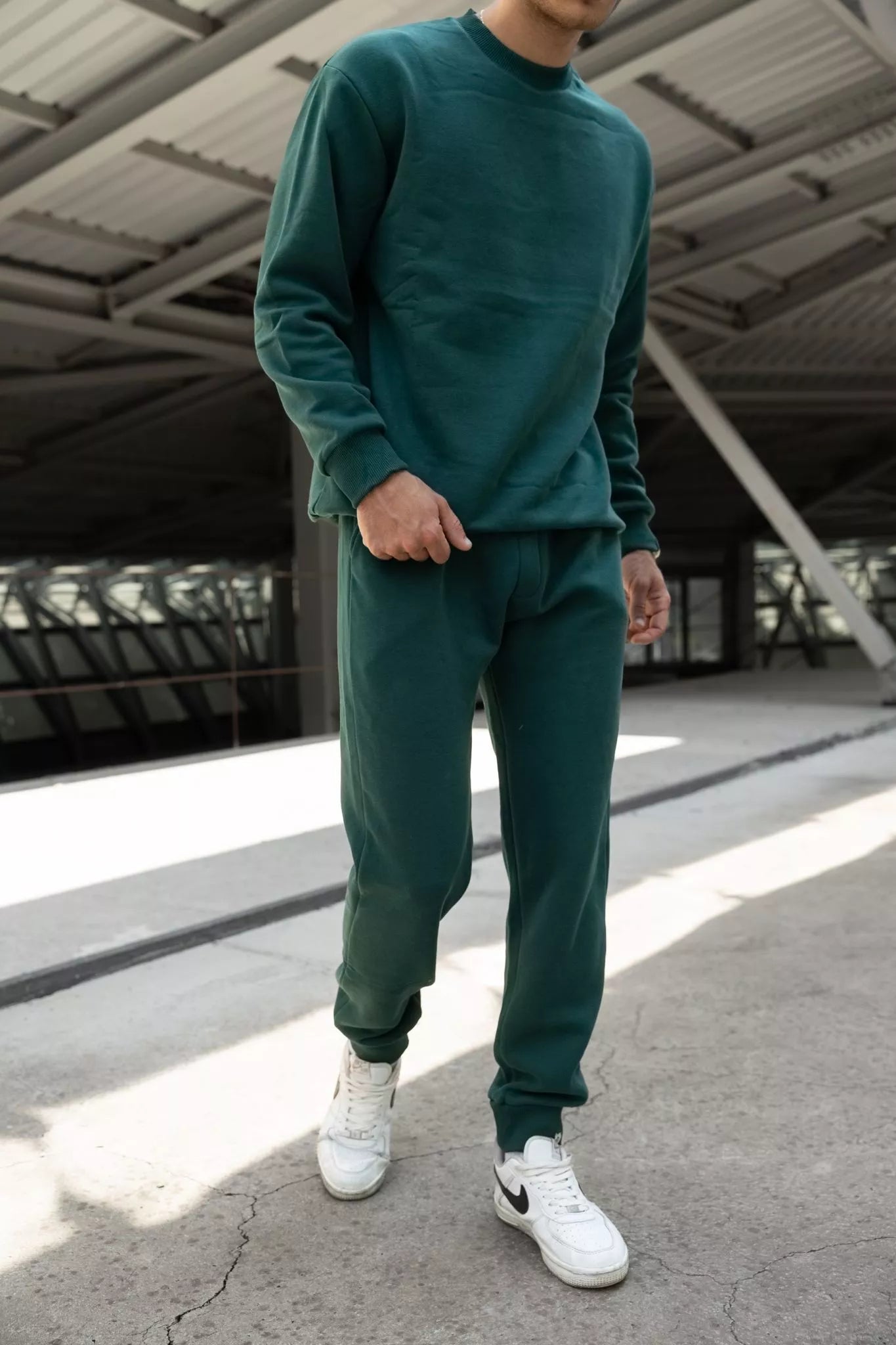 Dark green men's suit Lipo