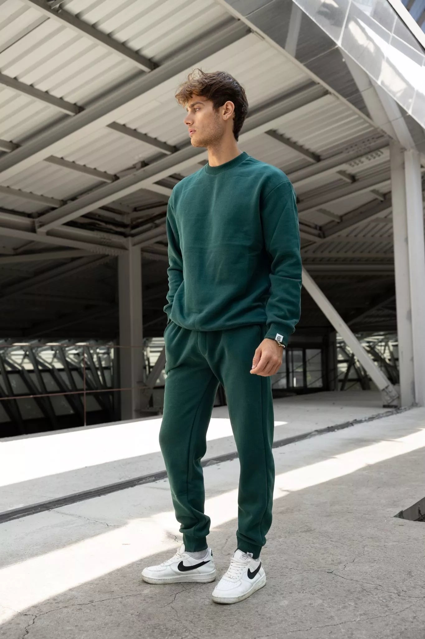 Dark green men's suit Lipo