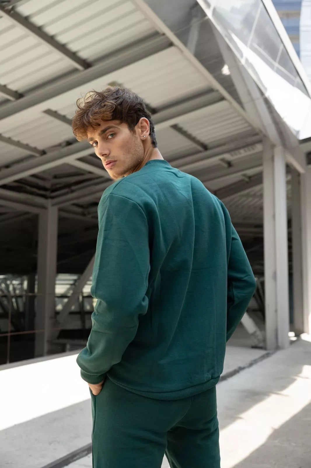 Dark green men's suit Lipo