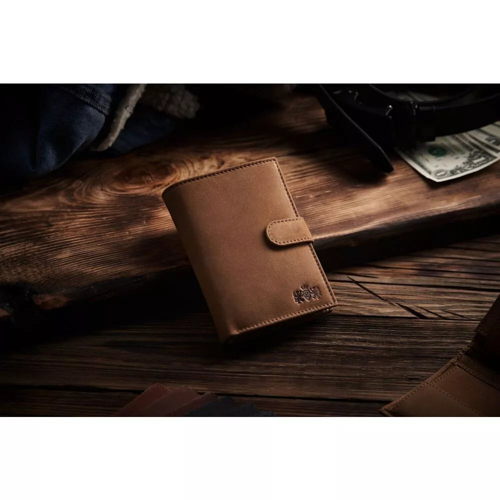 Men's brown genuine leather wallet with Philip clasp