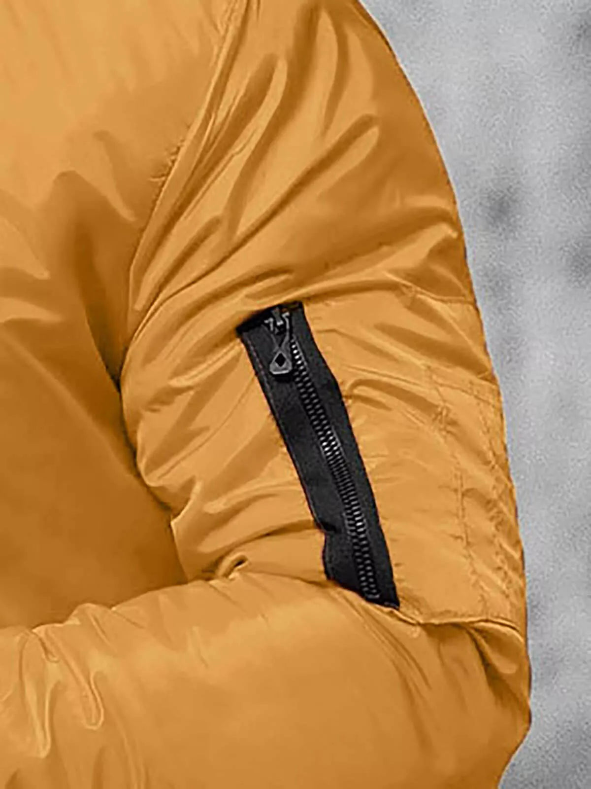 Men's yellow jacket Route