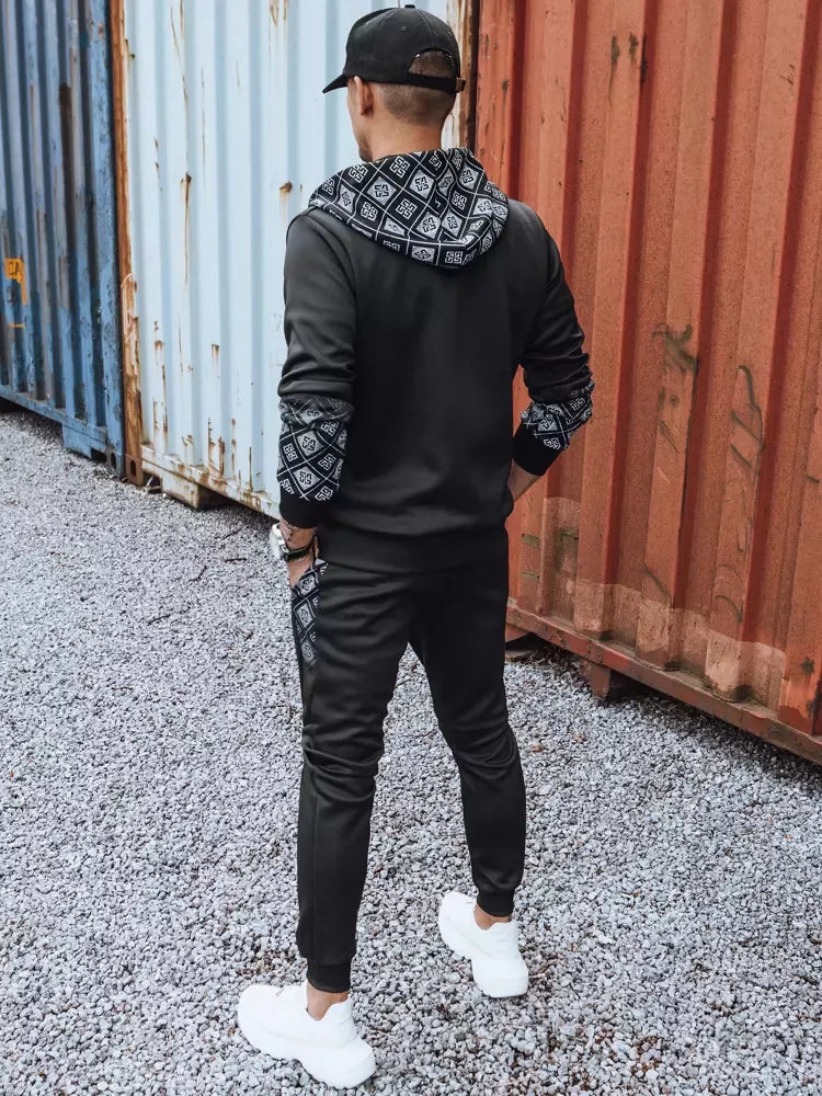 Men's black Vego sports set.