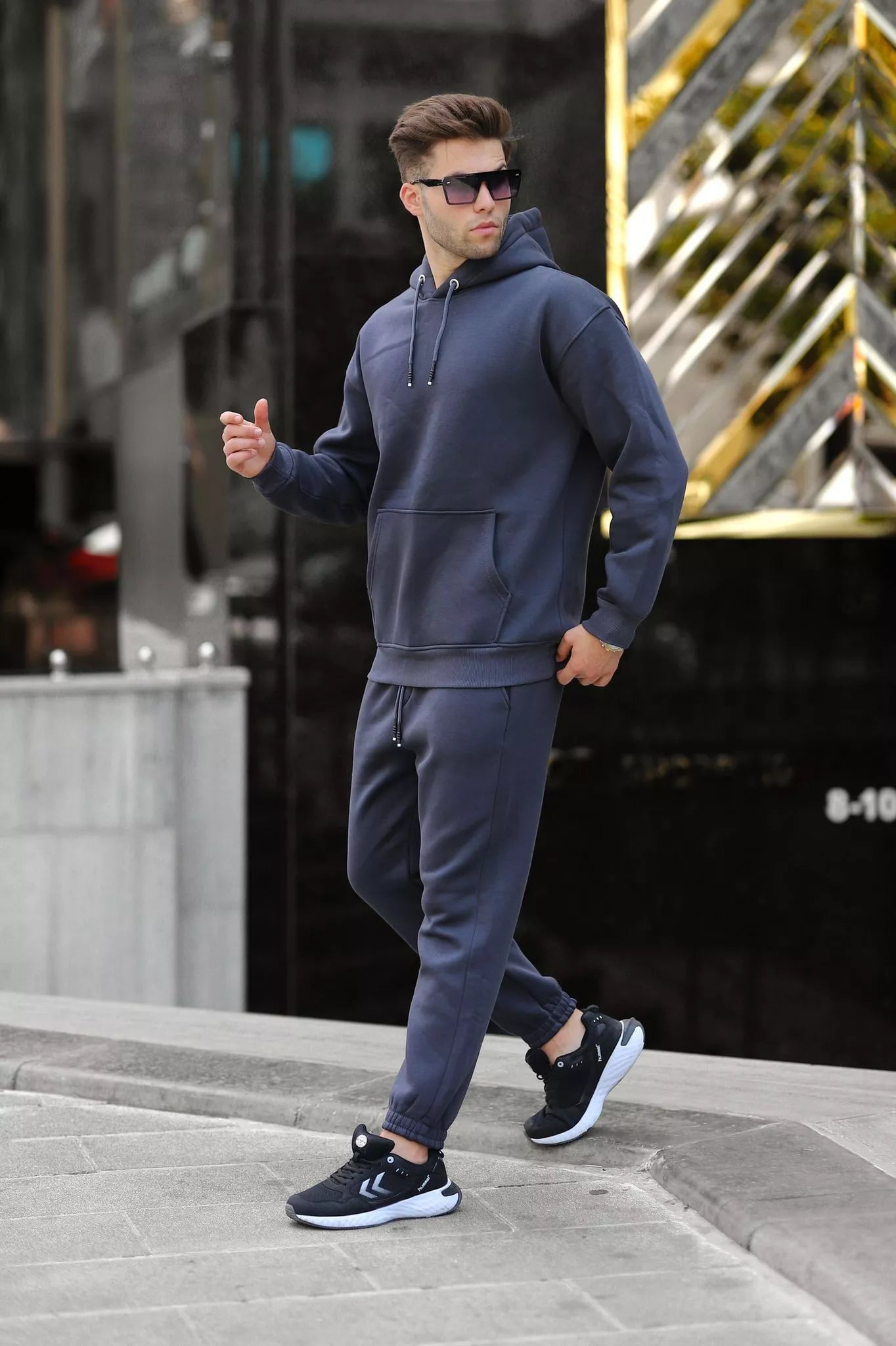 Men's dark blue Zen tracksuit.