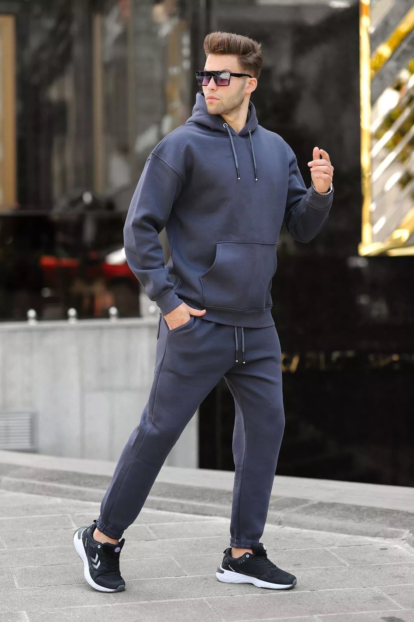 Men's dark blue Zen tracksuit.