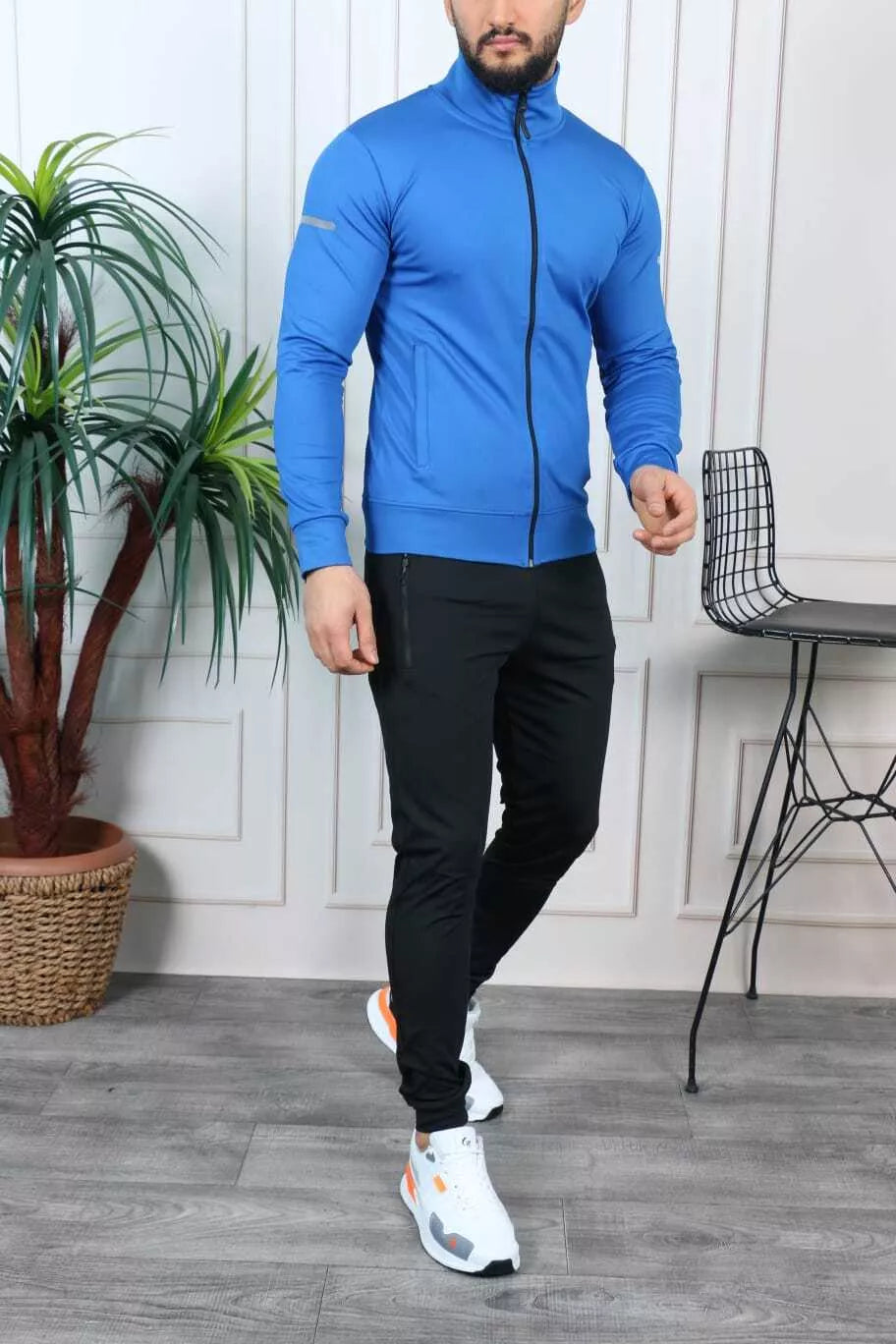 Men's blue Lerol tracksuit.
