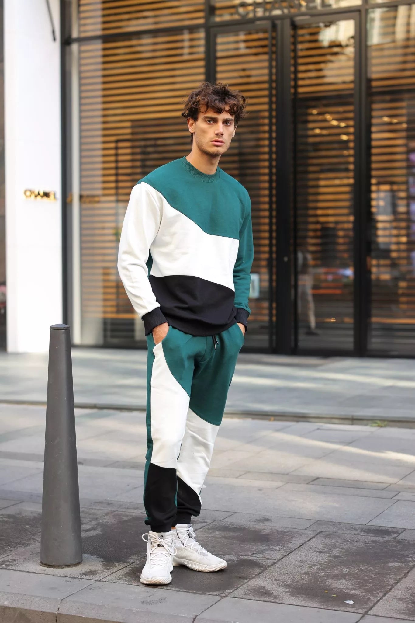 Green men's set with multiple colors, Hipos brand.