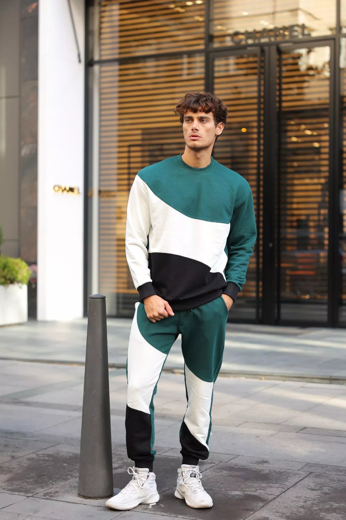 Green men's set with multiple colors, Hipos brand.