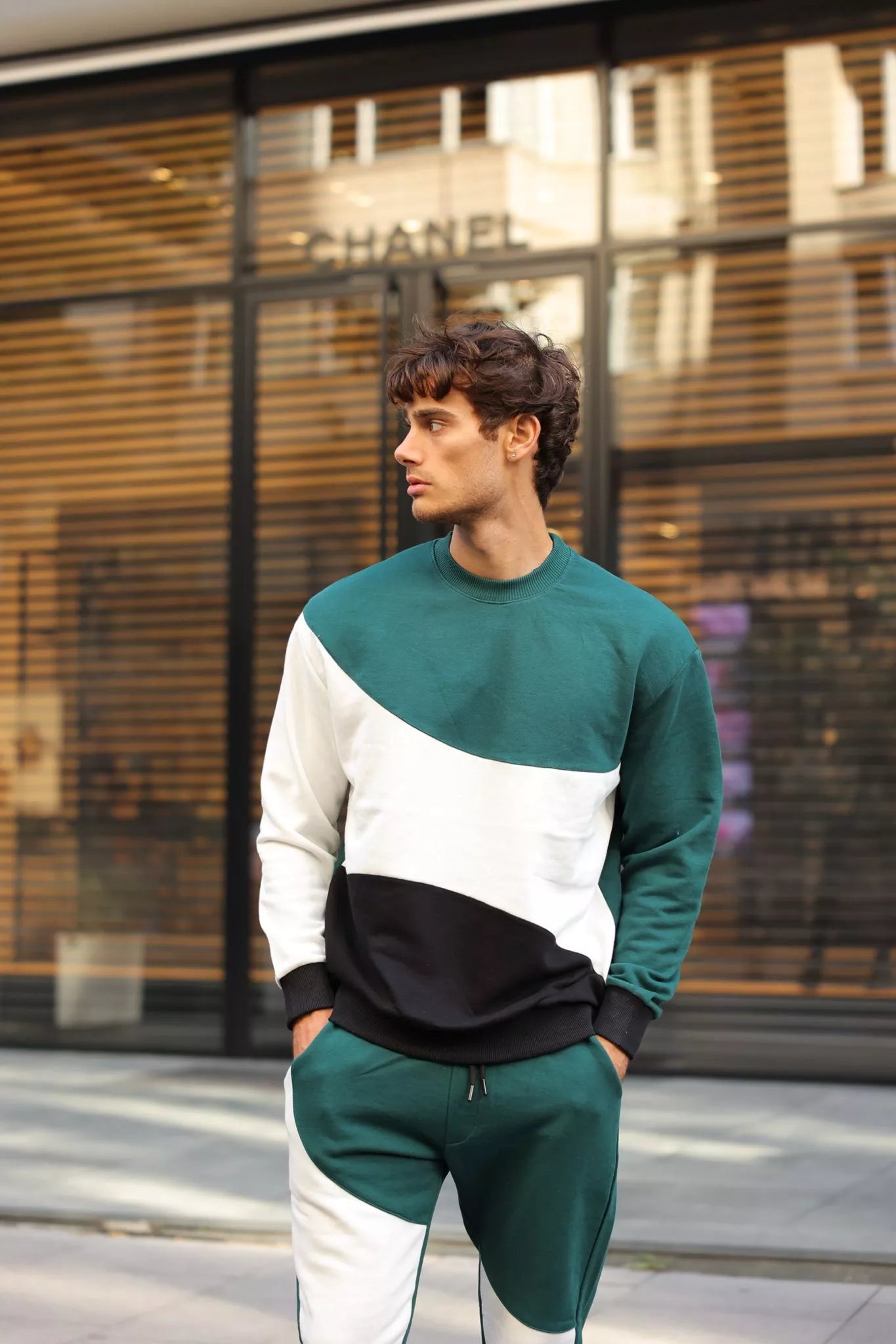 Green men's set with multiple colors, Hipos brand.